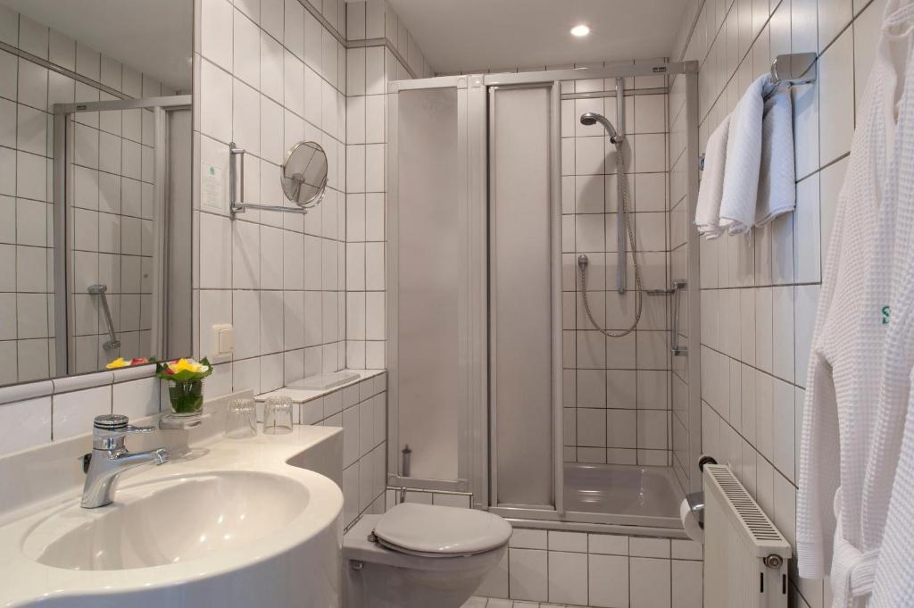 Landhotel Sauerlaender Hof エスローエ エクステリア 写真