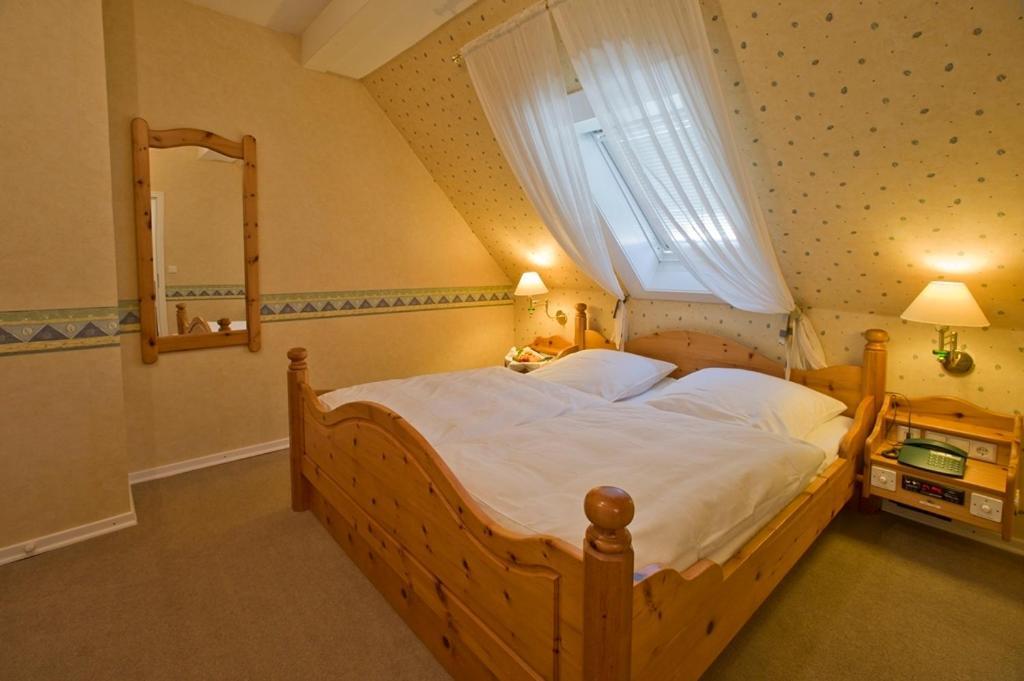 Landhotel Sauerlaender Hof エスローエ 部屋 写真