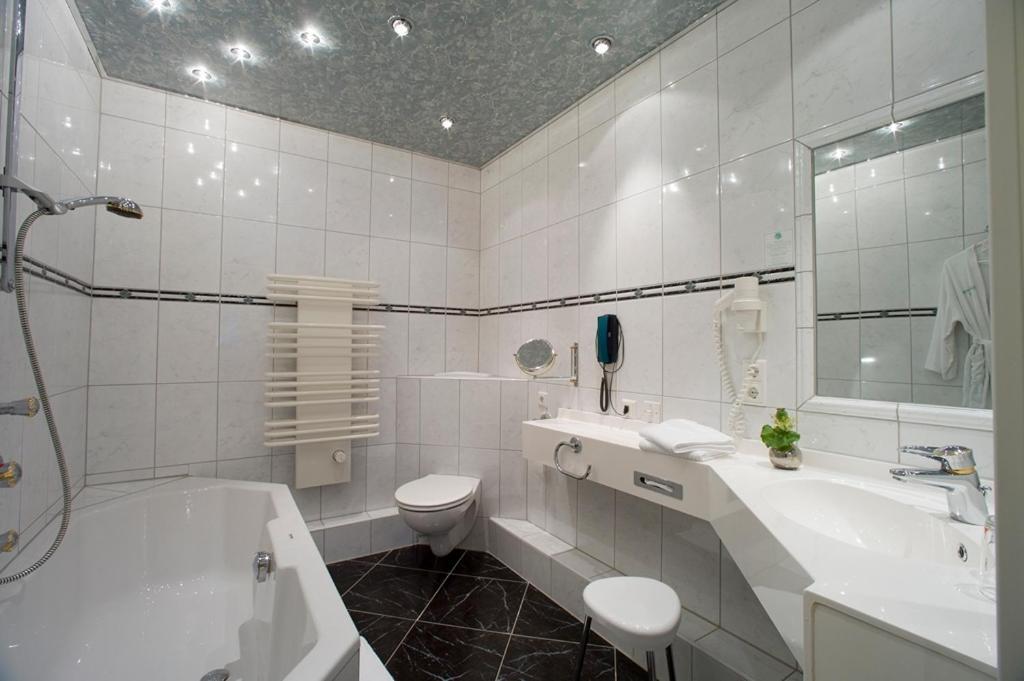 Landhotel Sauerlaender Hof エスローエ 部屋 写真