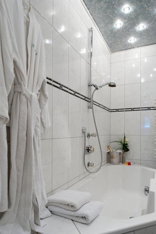 Landhotel Sauerlaender Hof エスローエ 部屋 写真