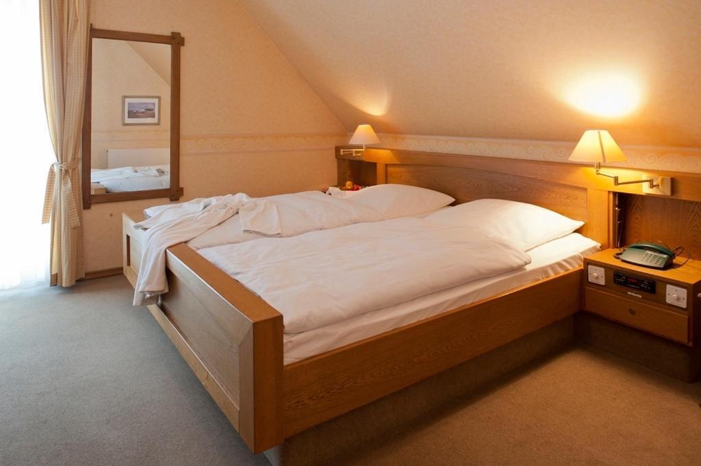 Landhotel Sauerlaender Hof エスローエ 部屋 写真