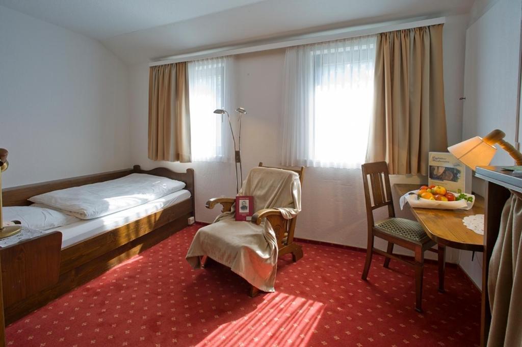 Landhotel Sauerlaender Hof エスローエ 部屋 写真